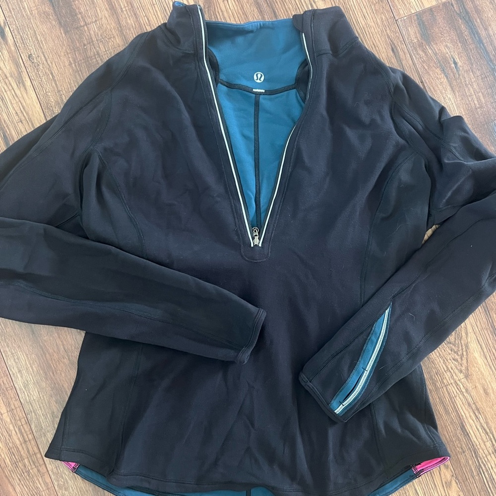 lululemon athletica Black and Blue Sweatshirt